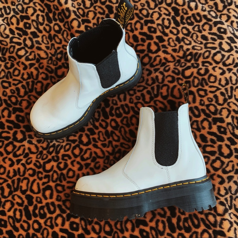 Dr. Martens 2976 platform chelsea boots